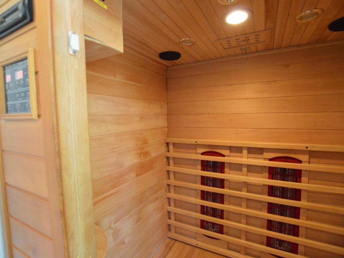 Detached Holiday Home With Sauna Large Garden Stramproy Exterior photo
